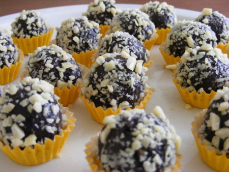 Brigadeiros de amêndoa